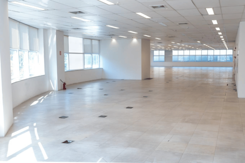 Primeiro Andar Centro Empresarial Limão