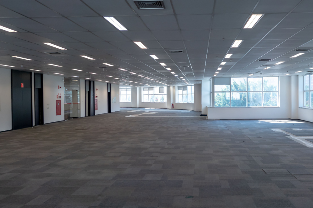 Segundo Andar Centro Empresarial Limão