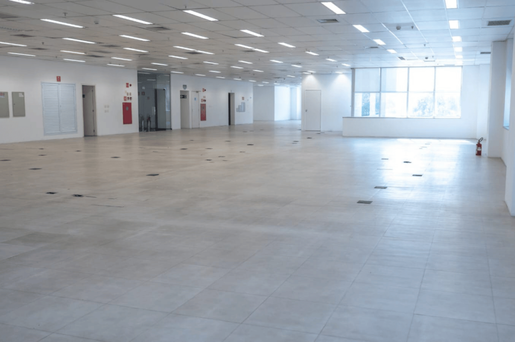 Primeiro Andar Centro Empresarial Limão