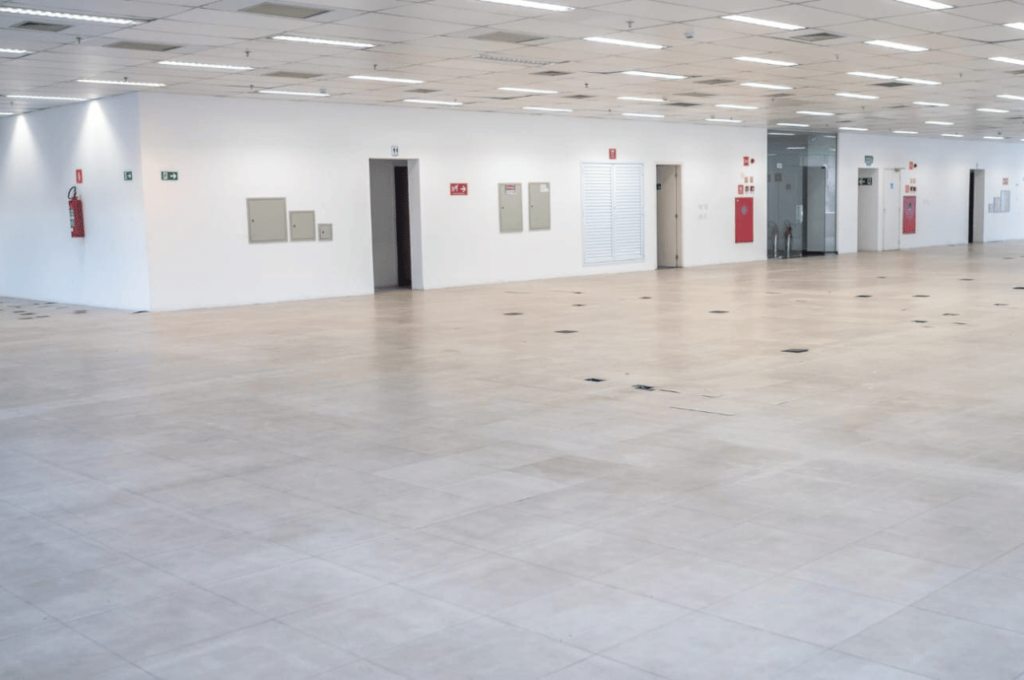 Primeiro Andar Centro Empresarial Limão