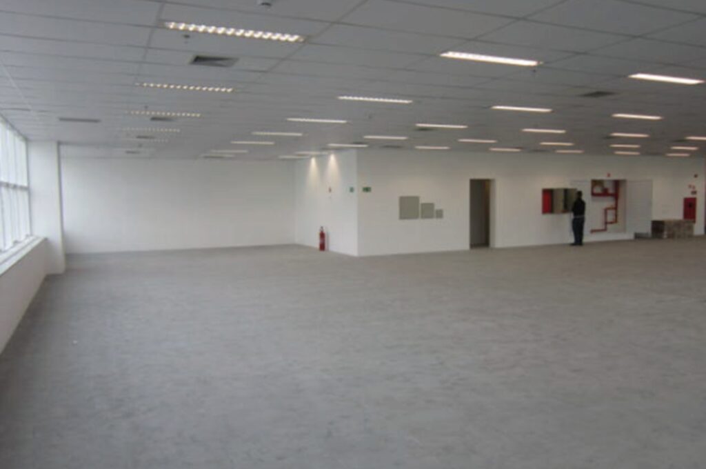 Primeiro Andar Centro Empresarial Limão