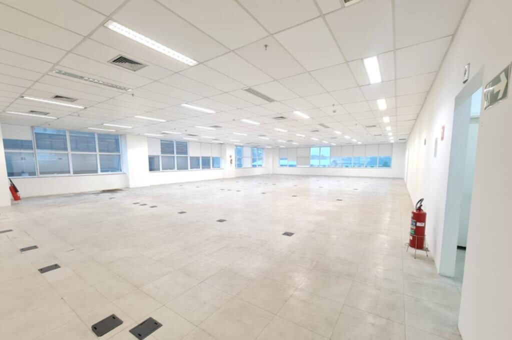 Primeiro Andar Centro Empresarial Limão