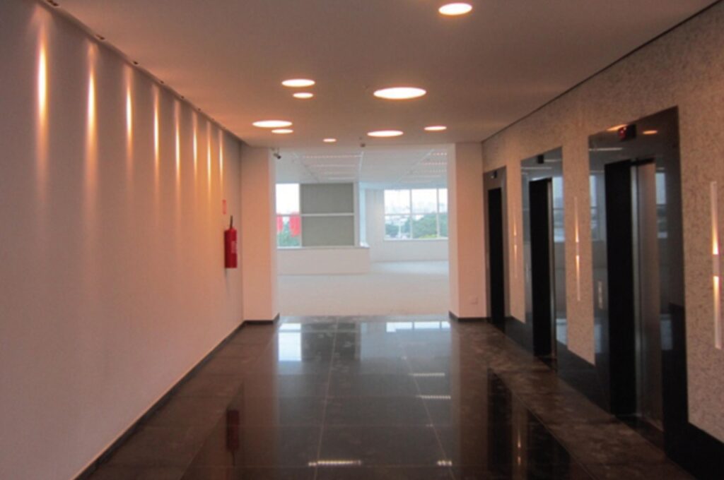 Primeiro Andar Centro Empresarial Limão